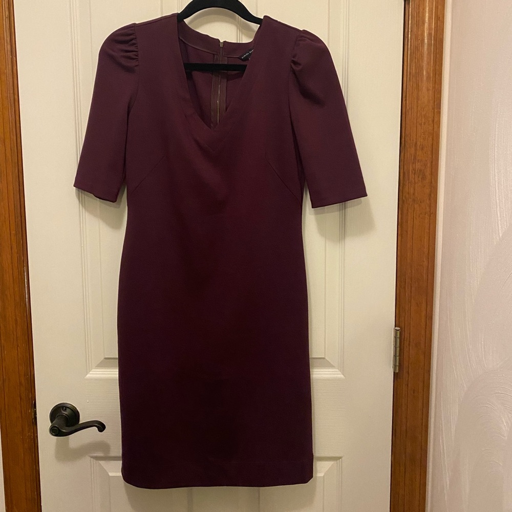 Banana Republic Plum Stretch Zip Back V-Neck Puff Sleeve Sheath Dress size - Picture 1 of 3
